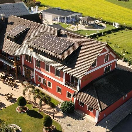 Landhotel Grabinger シュヴァンドルフ・イン・バイエルン エクステリア 写真